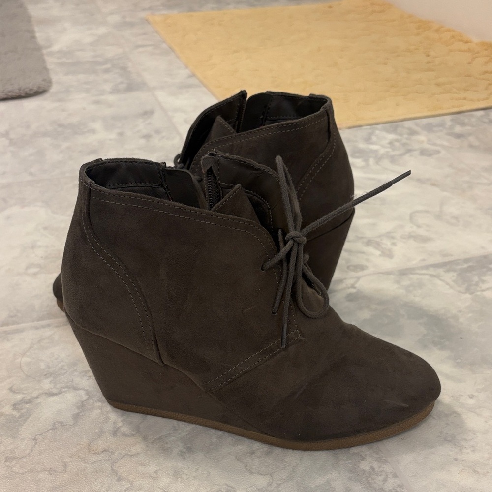 Universal Thread Dark Grey Wedge Booties